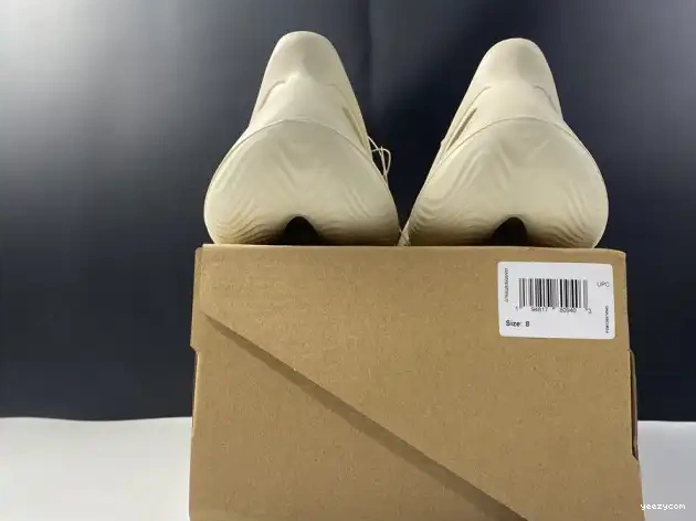 Yeezy RNNR Adidas FY4567 Sand Foam 0620